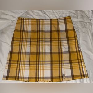 Mustard checkered print skirt never wore but with no tags